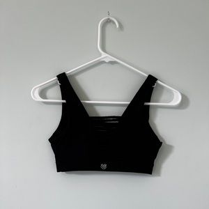Women’s Sports Top/Bra with Stitched Weave Size Small